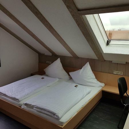 H41 Inn Hotel Garni Freiburg (Adults Only) Гунделфинген Екстериор снимка