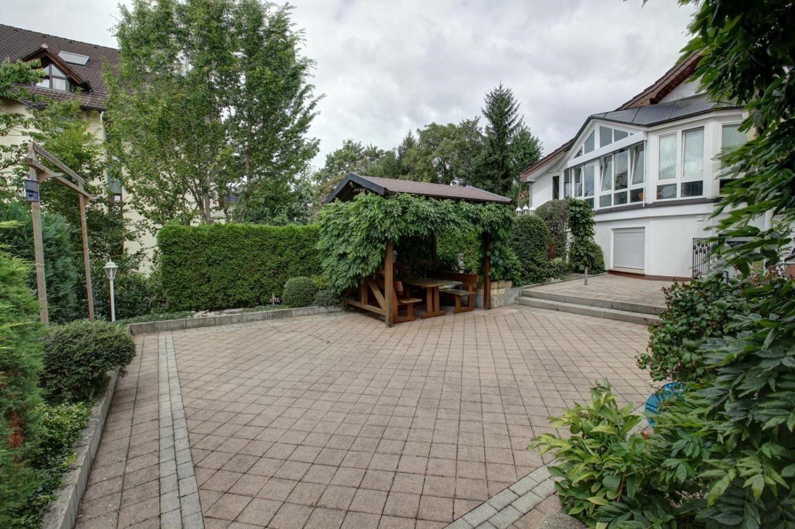 H41 Inn Hotel Garni Freiburg (Adults Only) Гунделфинген Екстериор снимка