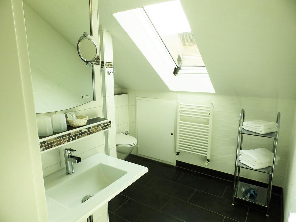 H41 Inn Hotel Garni Freiburg (Adults Only) Гунделфинген Екстериор снимка