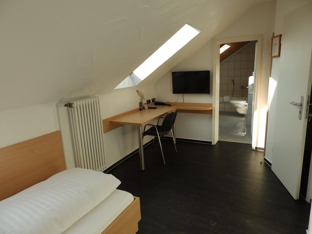 H41 Inn Hotel Garni Freiburg (Adults Only) Гунделфинген Екстериор снимка