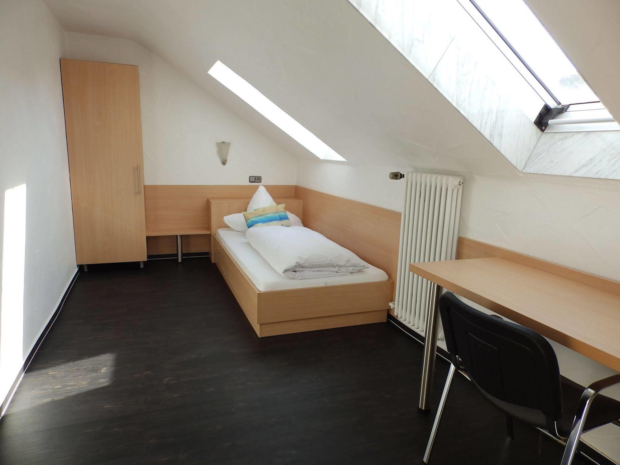 H41 Inn Hotel Garni Freiburg (Adults Only) Гунделфинген Екстериор снимка
