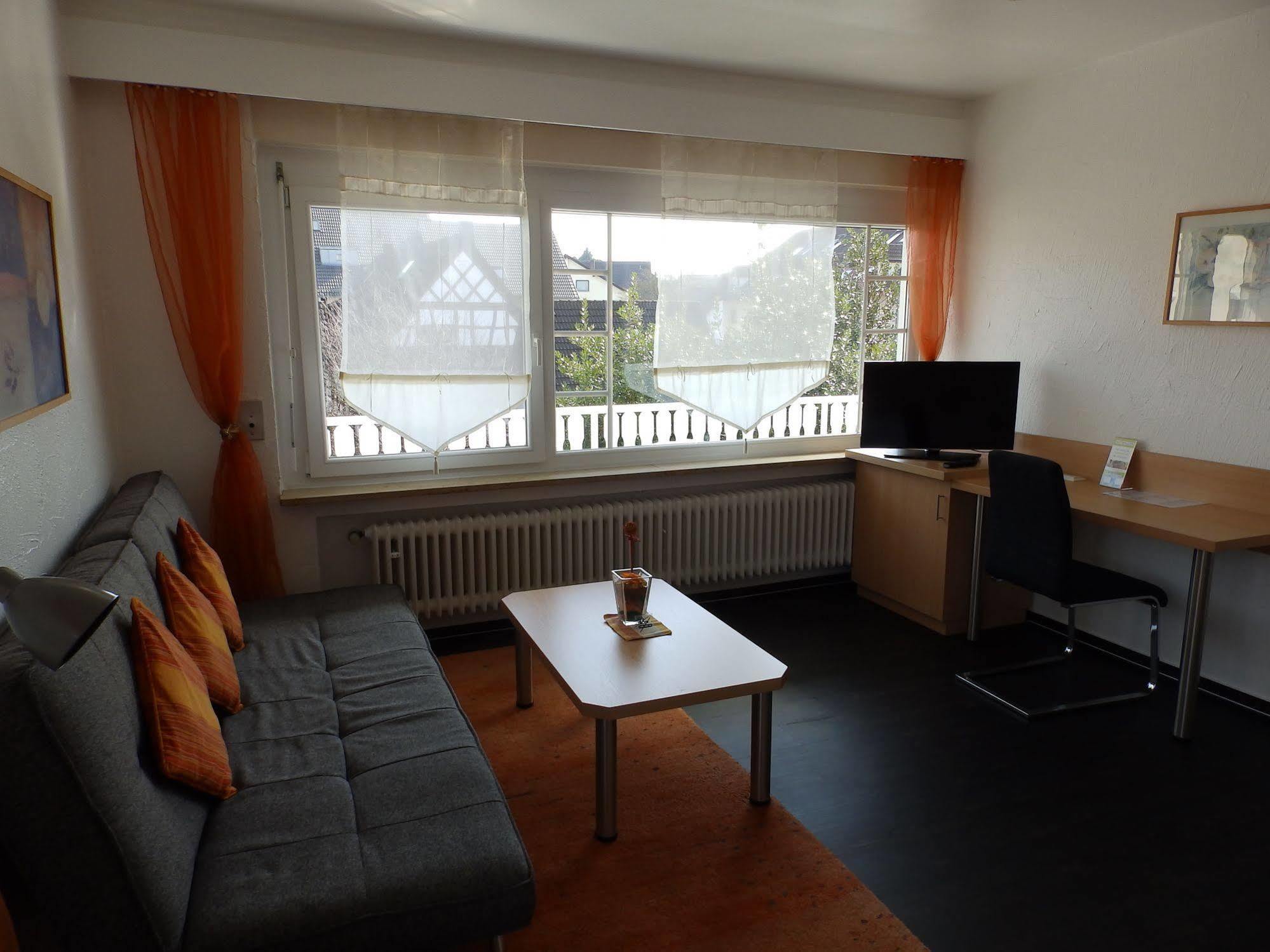 H41 Inn Hotel Garni Freiburg (Adults Only) Гунделфинген Екстериор снимка