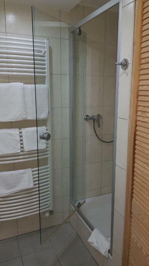 H41 Inn Hotel Garni Freiburg (Adults Only) Гунделфинген Екстериор снимка